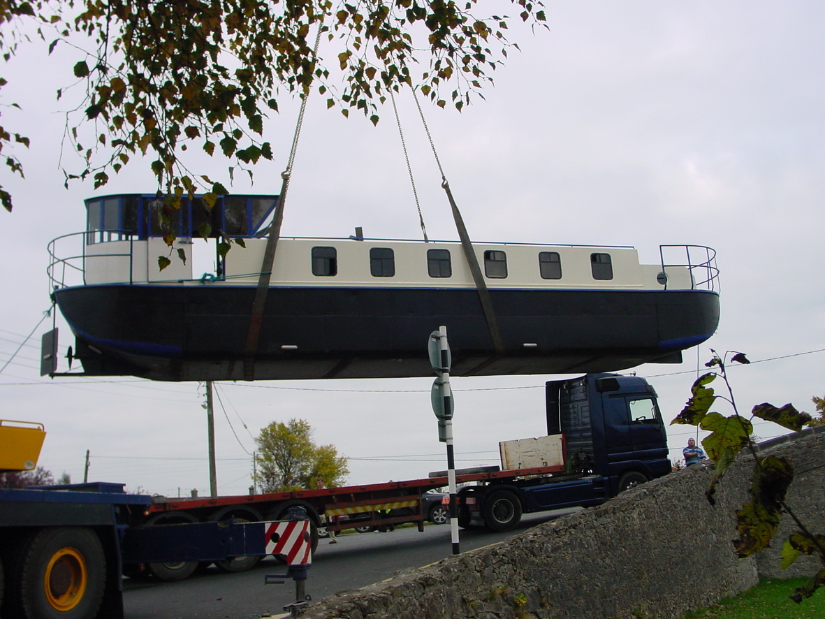 barge-launch-at-tullamore-november-2007-56_resize.jpg