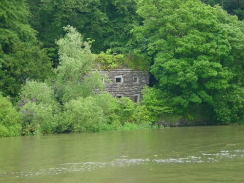 An unidentified stone building on the east bank below Dromana
