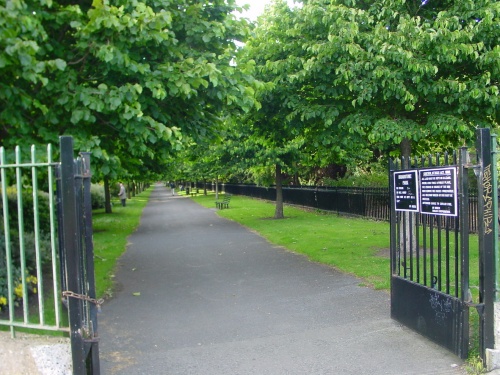 Looking north along the linear park from Geraldine Street